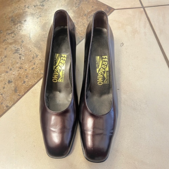 Vintage Salvatore Ferragamo Chis Women’s Bronze Mustang Calf Heels Size 7AA